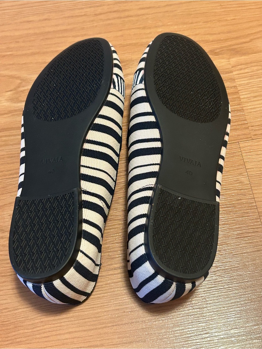 Vivaia navy striped shoe with dog - Picture 5 of 7